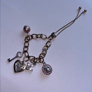 Guess 🪻Gold Color Bracelet